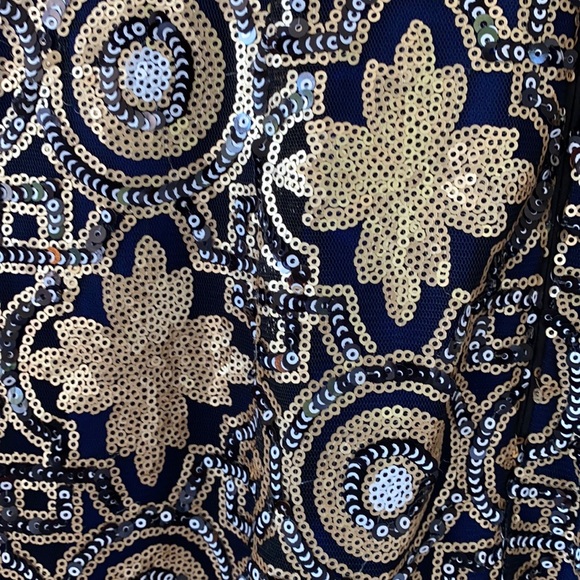 JS Stunning Gown - Picture 3 of 3